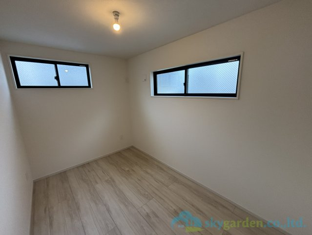 秦野市尾尻2期　新築戸建　全2棟1号棟の洋室