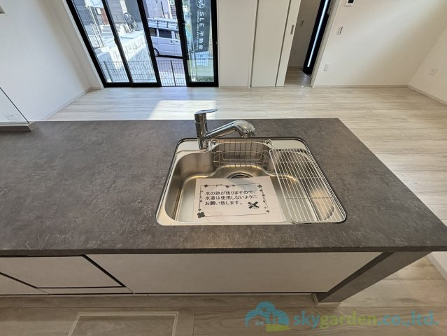 秦野市尾尻2期　新築戸建　全2棟1号棟のキッチン