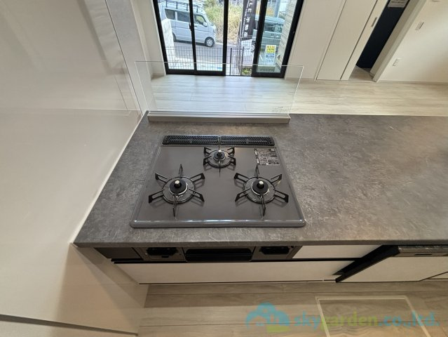 秦野市尾尻2期　新築戸建　全2棟1号棟のキッチン