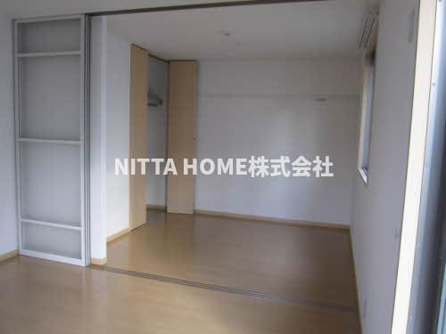 コート　パルＡ・Ｂの内装|こちらは６．４帖の洋室です＊