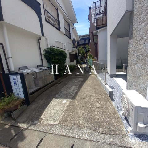 前島コーポのエントランス