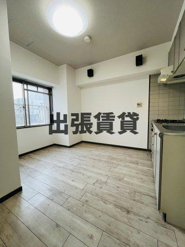 仲介手数料０円！パルナス栄の居間・リビング