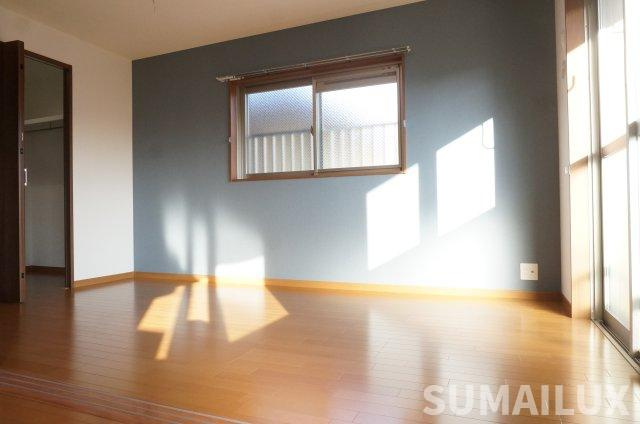 サンシャイン帯山の洋室