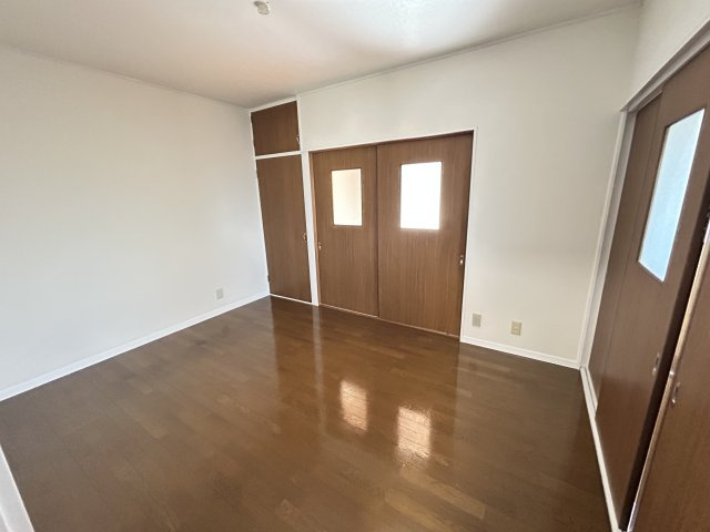 藤香ハイツの洋室
