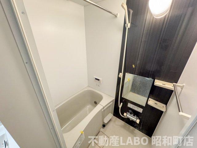 CRASTINE遠里小野の浴室