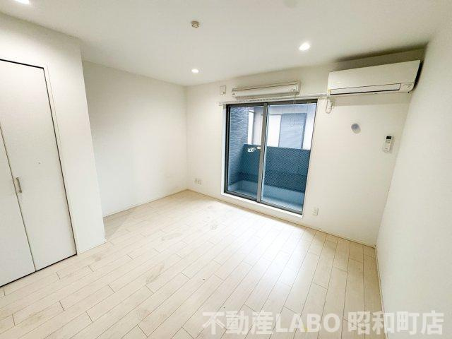 CRASTINE遠里小野の居間・リビング