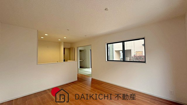 【居間・リビング】 | 久喜市久喜東1丁目　新築戸建　全2棟　2号棟