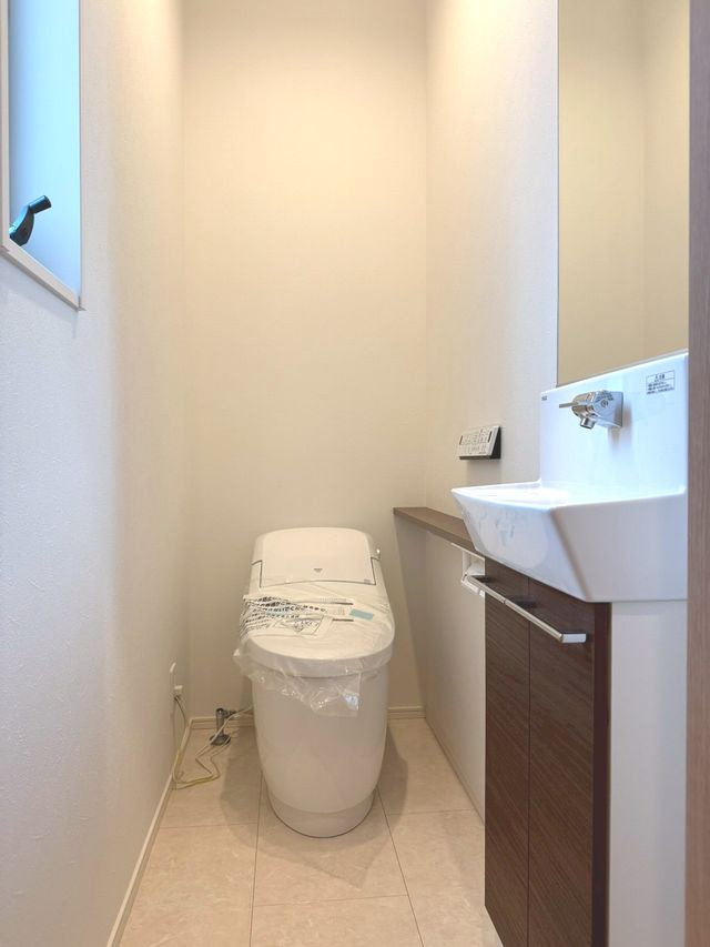 千種区神田町戸建のトイレ