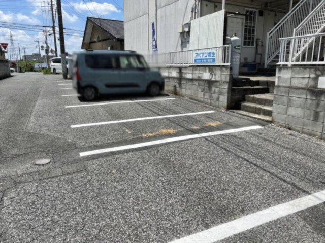 パナハイツMIYATAの駐車場