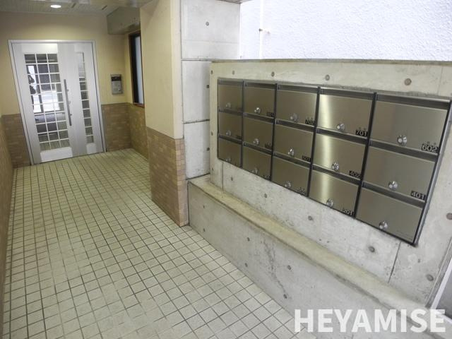 セレスティア・カネガエのエントランス