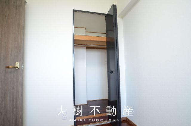 【洋室】 | コスモさがみ野　１０階３LDKリフォーム済み | 洋室3（4.5帖）クローゼット