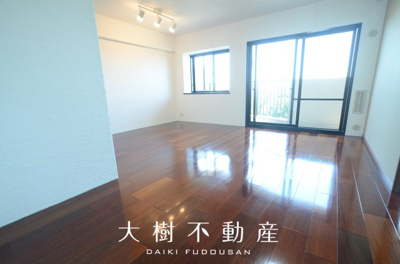 【居間・リビング】 | コスモさがみ野　１０階３LDKリフォーム済み