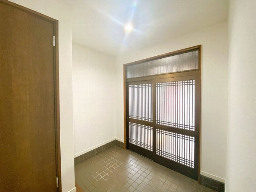 リフォーム　中古戸建　岐阜市日置江　平成8年築の玄関