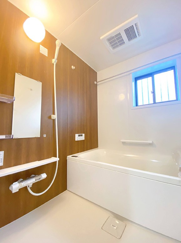 リフォーム　中古戸建　岐阜市日置江　平成8年築の浴室