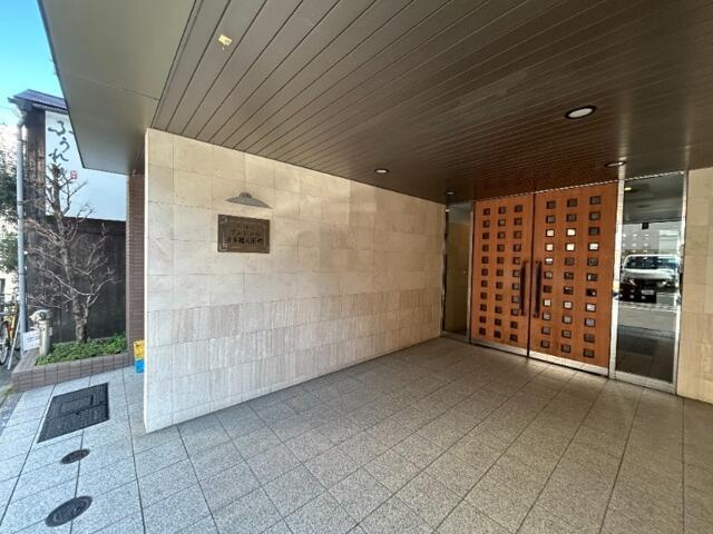 プレジール日本橋人形町のエントランス| 