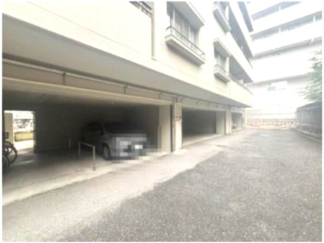 ユーロハイツ住吉の駐車場