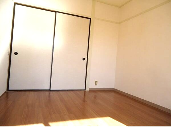 グランドハイツ原Ａ棟の収納