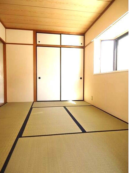 グランドハイツ原Ａ棟の和室