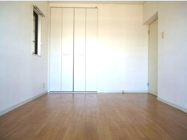 グランドハイツ原Ａ棟の寝室