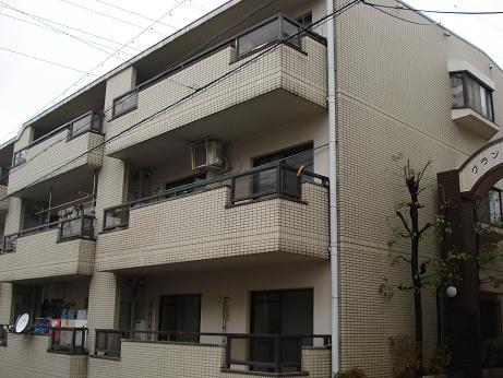 グランドハイツ原Ａ棟の外観