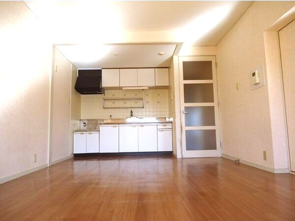 グランドハイツ原Ａ棟の居間・リビング