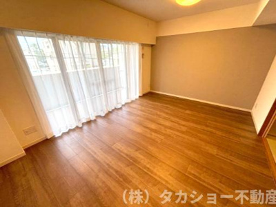 【居間・リビング】 | ゼファー千葉みなとエスパーレ | こちらの居間で趣味の時間をお楽しみください