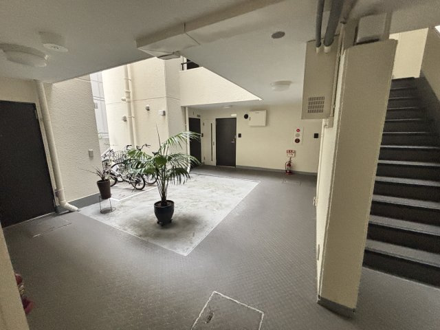 ダイドーメゾン岡本のロビー