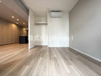 【洋室】 | 【ペット共生・ZEHマンション】Maison de Mine Nagai Parc Est.・旭化成ヘーベルメゾンHEBEL HAUS | 落ち着いた色調の洋室です