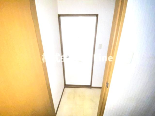 八尾市東山本町５丁目の賃貸マンションの玄関