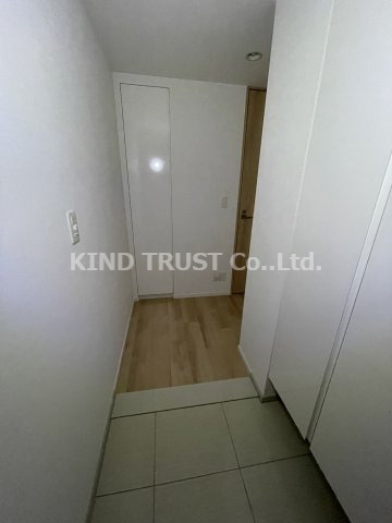 ロジュマンタワー梅田の玄関