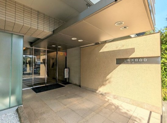 ヒルズ目白台のエントランス