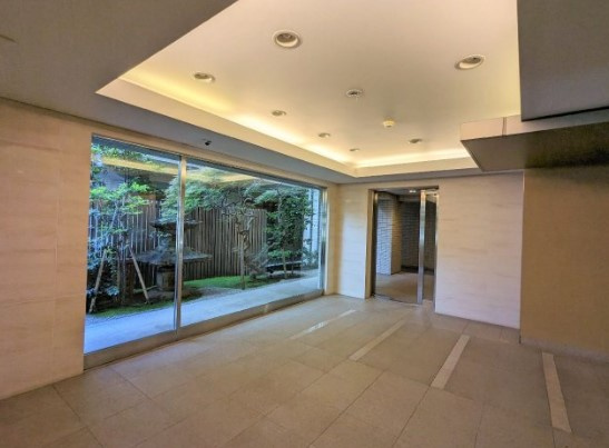 ヒルズ目白台のロビー