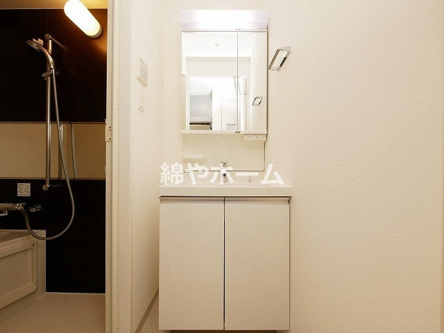 La Douceur桜川の独立洗面台|独立洗面台で身支度をすべて済ませてしまいましょう