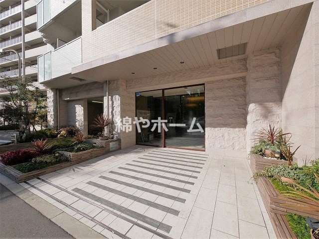 La Douceur桜川のエントランス|毎日通るエントランスはこのようになっています