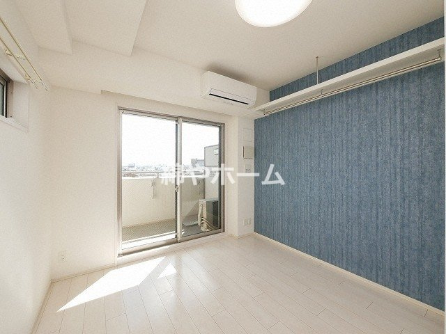 La Douceur桜川の洋室|使い勝手のいい洋室です