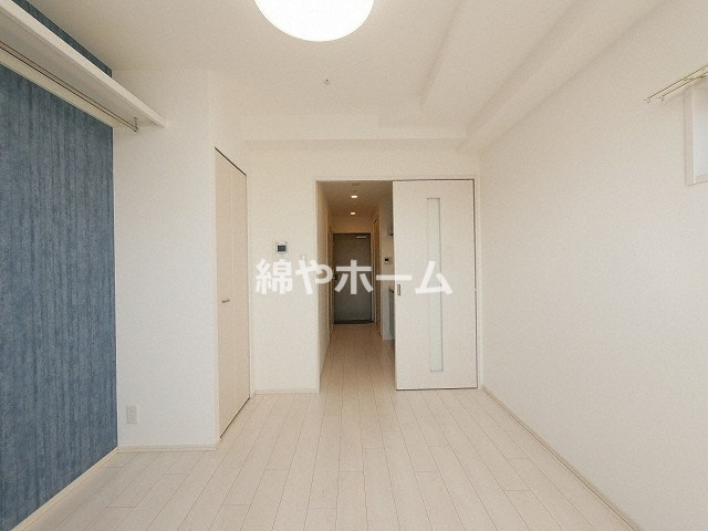 La Douceur桜川の居間・リビング|こちらの居間で趣味の時間をお楽しみください