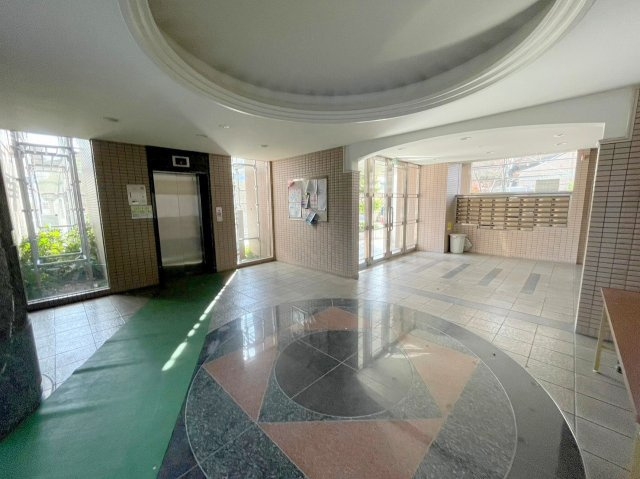 パレ上新庄のロビー