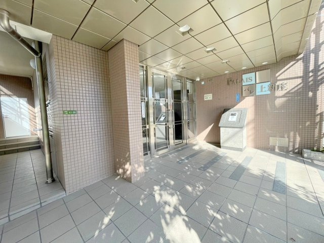 パレ上新庄のエントランス