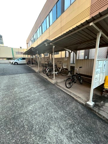 サニーハイツ御影の駐輪場