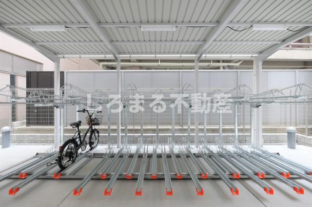 コンフォリア・リヴ南森町Ⅱの駐車場