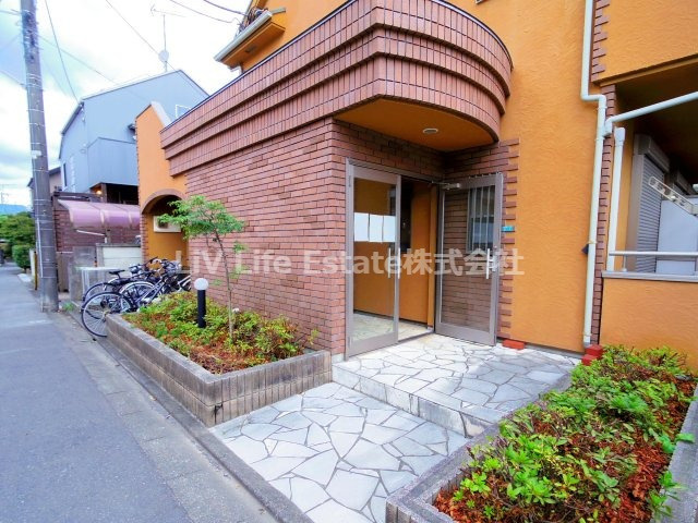 フローレンス一橋　２号館のエントランス