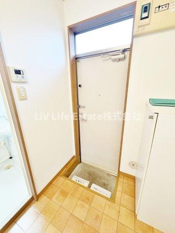 フローレンス一橋　２号館の玄関