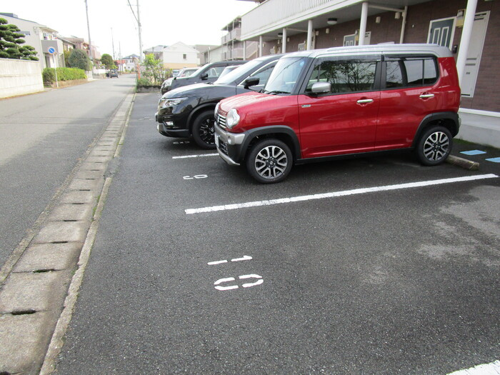 オリーヴァ東合川の駐車場|駐車スペースもあります☆