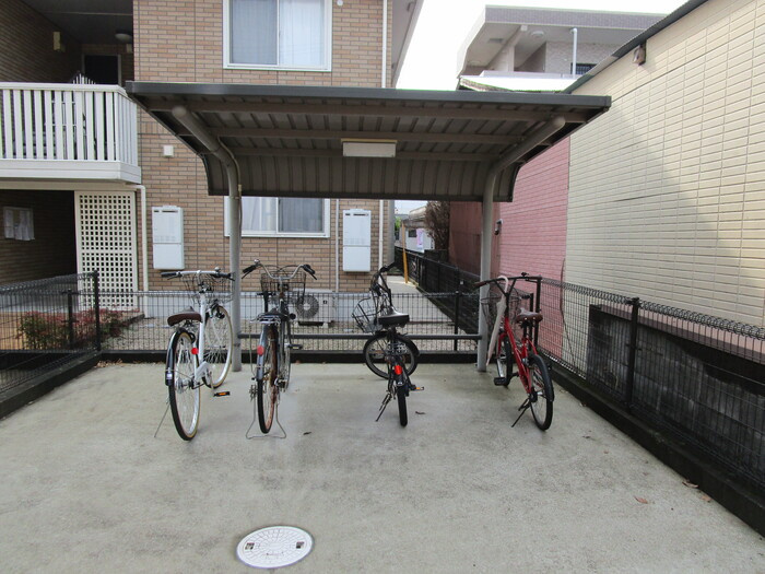 オリーヴァ東合川のその他共用部分|駐輪場に自転車も停められます♪