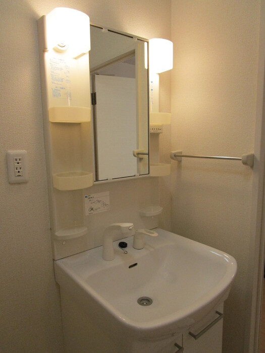 オリーヴァ東合川の洗面所|広い洗面スペースです★