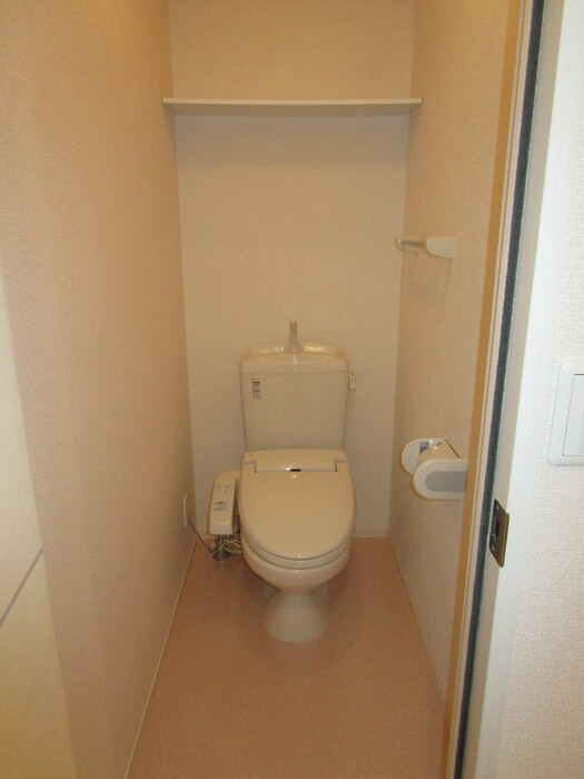 オリーヴァ東合川のトイレ|嬉しい温水洗浄便座付き♪