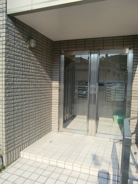 エクセレント東町のエントランス|清潔なエントランス♪