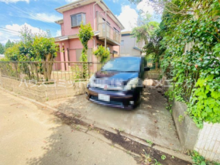 八街市砂　中古戸建の駐車場