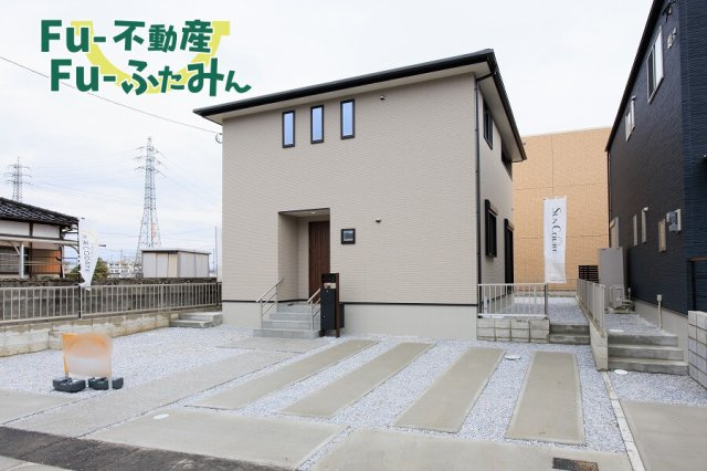 サンコート 飯塚市横田の外観|駐車場は並列2~3台♪
【飯塚市　新築一戸建て】