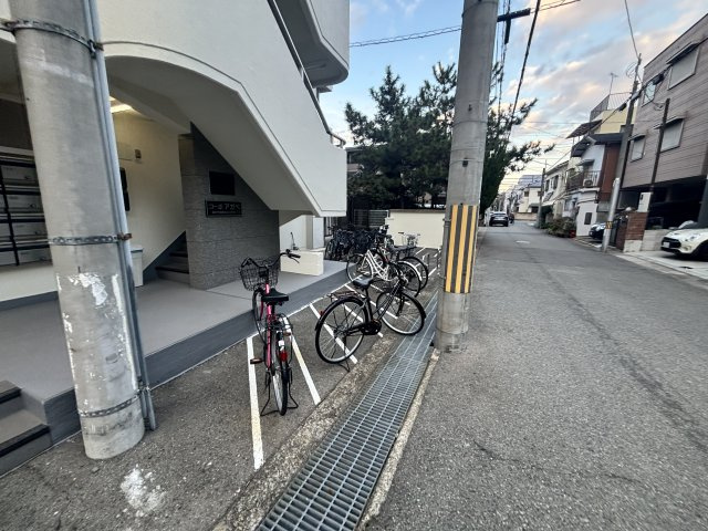 コーポアガペの駐車場